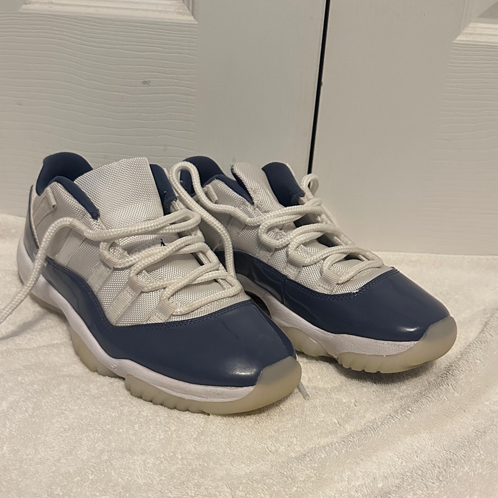 Jordan Athletic Shoes White and Blue